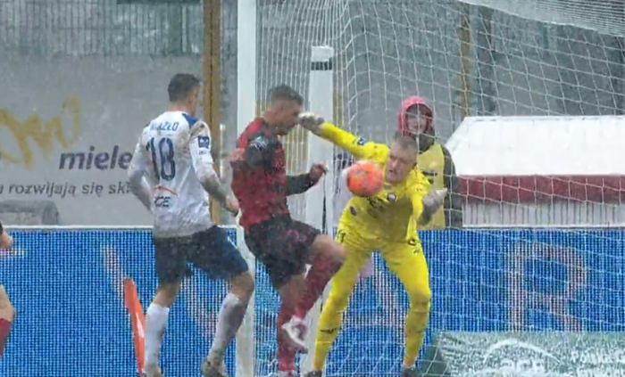 Katastrofalny błąd bramkarza Stali Mielec. To dało zwycięstwo Górnikowi Zabrze (VIDEO)